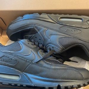 Women’s Nike Air Max 90 - size 10
